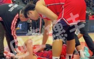 篮球比分九游体育-郭艾伦膝盖受伤倒地之后 情绪崩溃了……仰面痛哭
