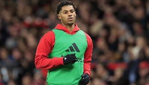 记者：曼联确认库尼亚新赛季穿10号球衣，拉什福德告知曼联要离队