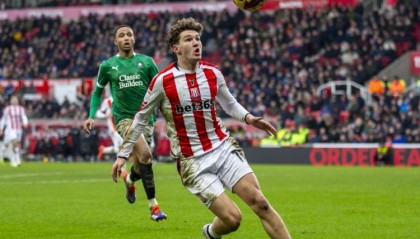 TA：利物浦19岁小将库马斯租借英冠伯明翰，无买断条款